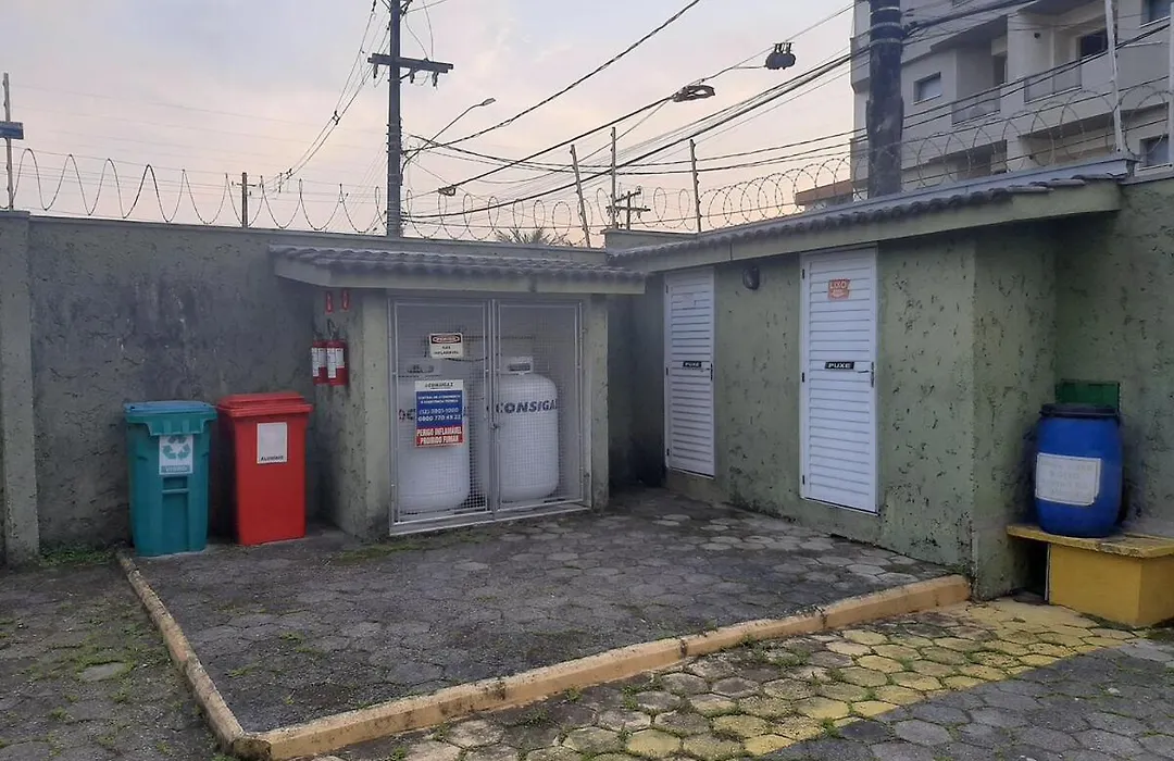 APTO PRAIA UBATUBA - Lindo e Equipado! Internet 500mb e 3 Tvs 2 Quartos Estacionamento TUDO PERTO-1